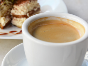 【スタッフ日記】コーヒーと焼き菓子の幸せなマリアージュ